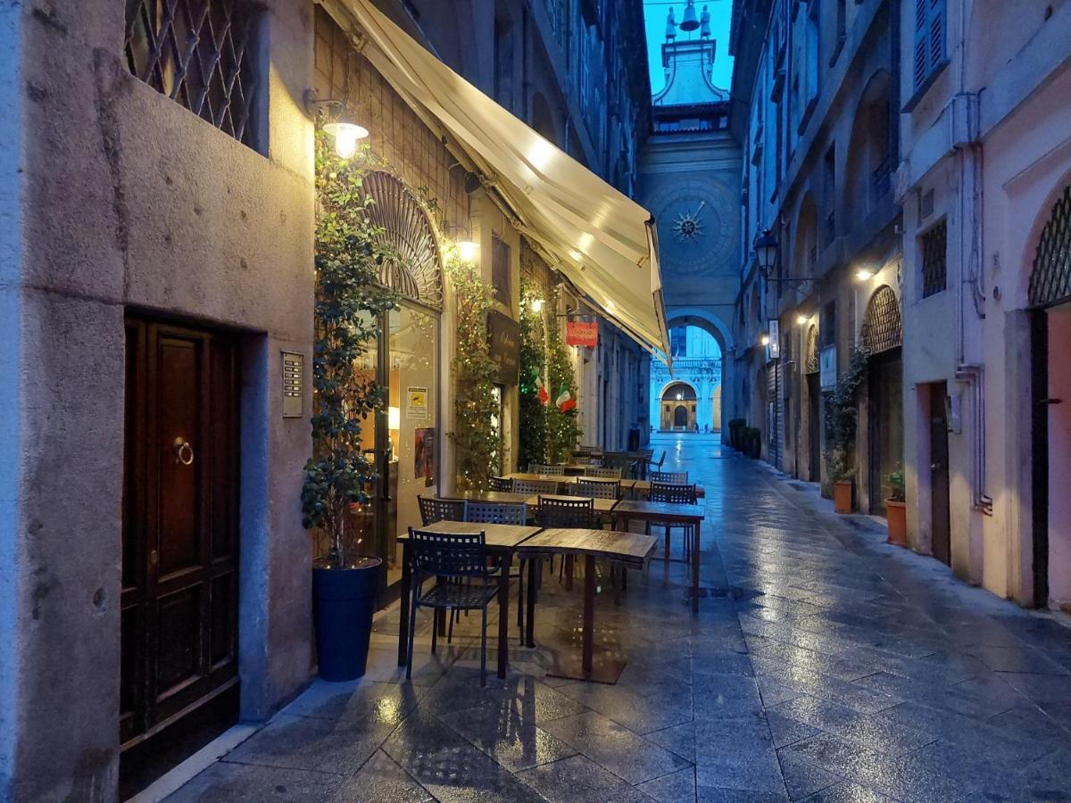 Fiordiluna, Nel Cuore Di Brescia Hotel Exterior foto